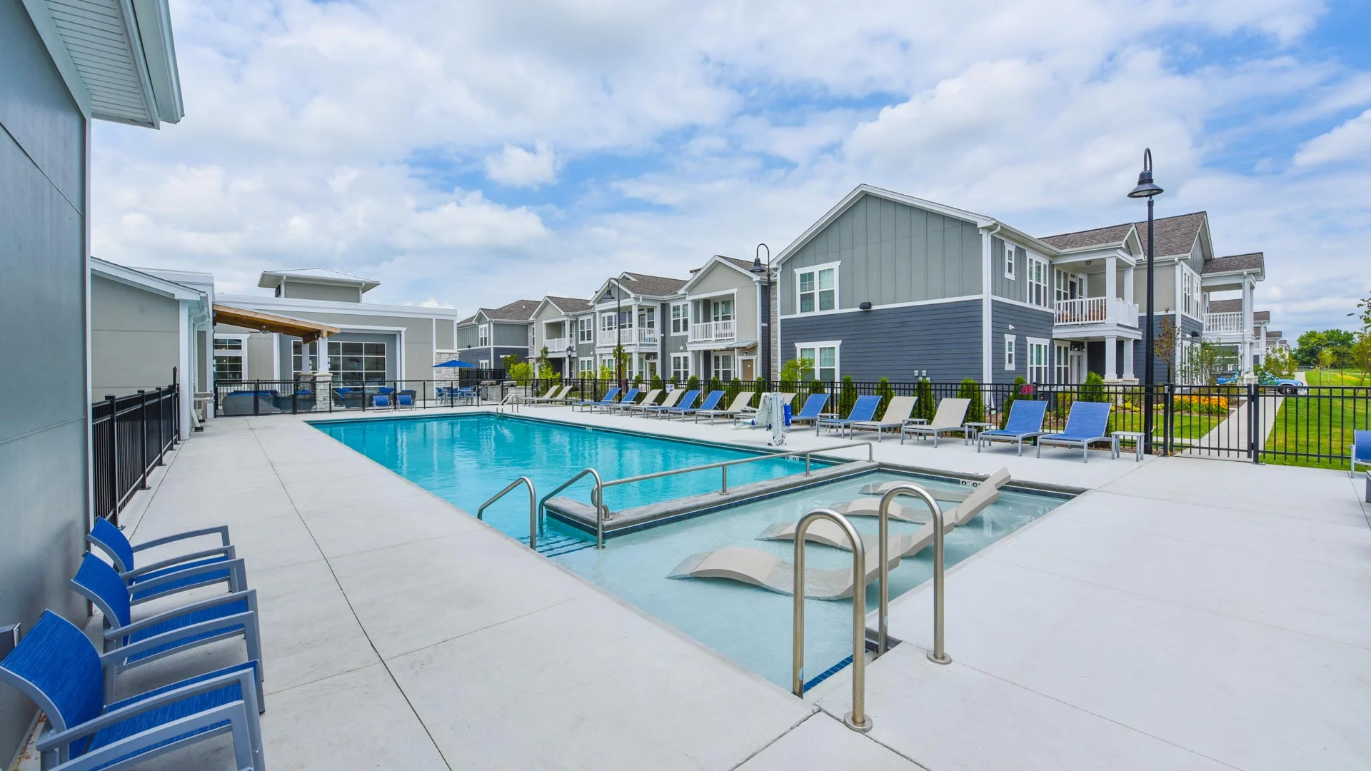 Photos of Springs at South Elgin, in South Eilgin, IL